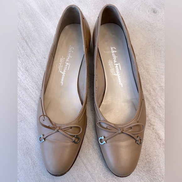 Salvatore Ferragamo Shoes - Salvatore Ferragamo Leather Bow‎ Accents Ballet Flats